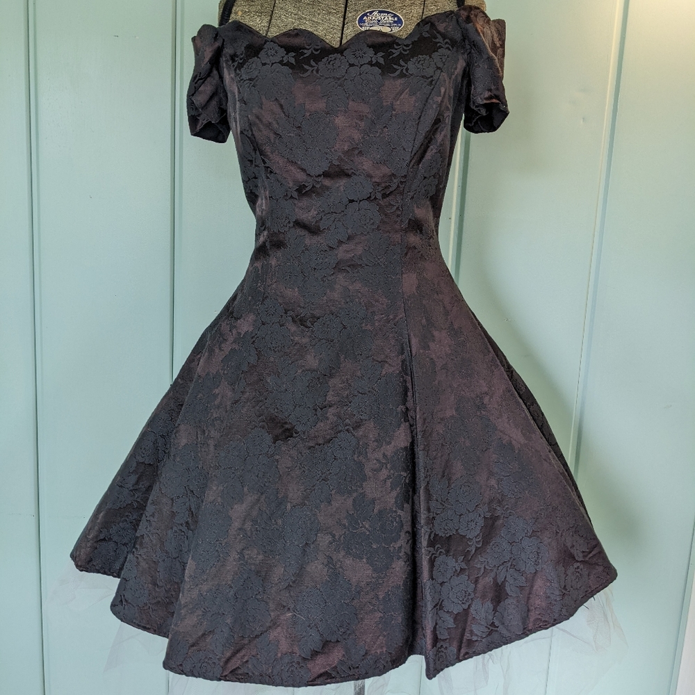 80s Vintage Dress - Picture 2 of 10